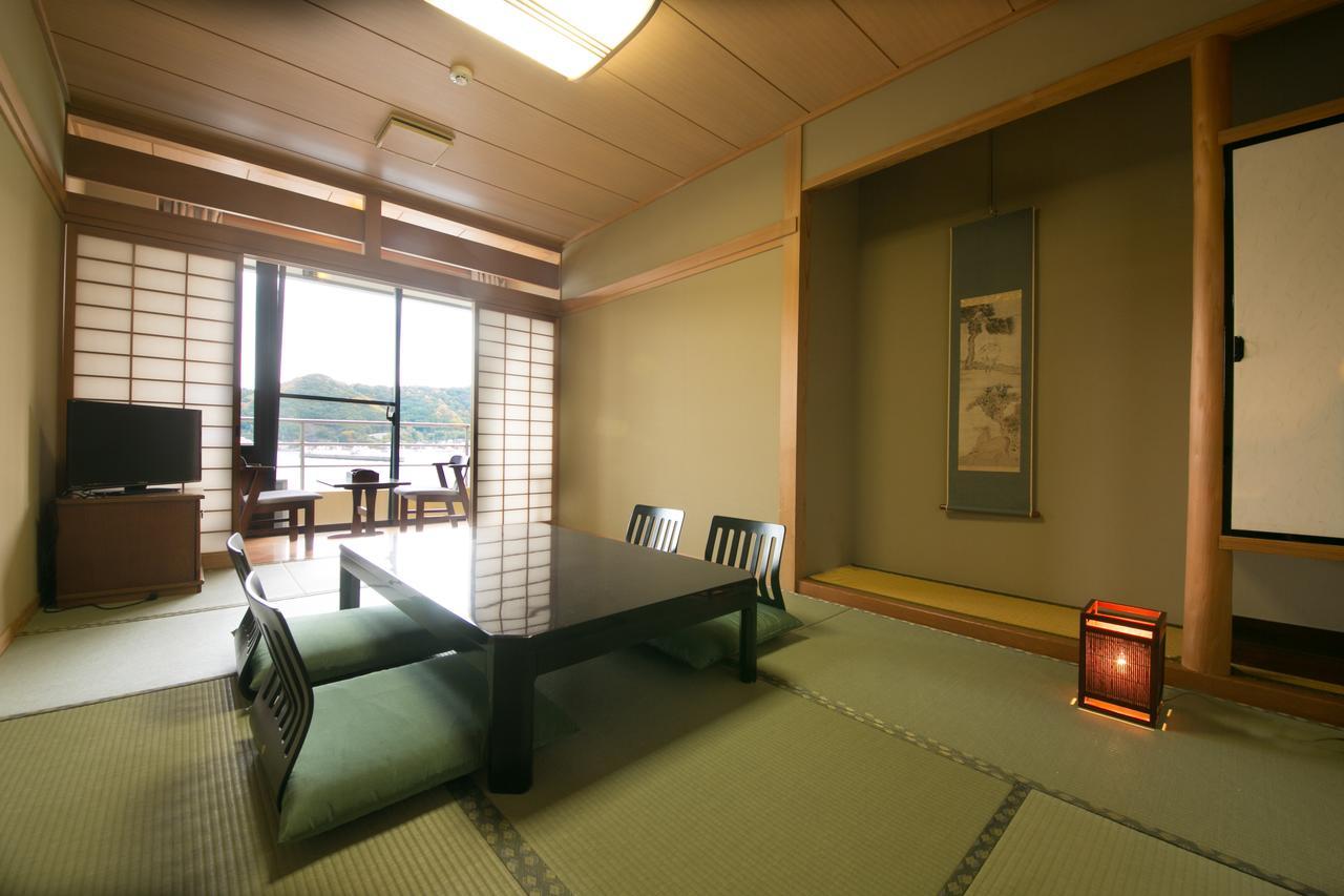 Matsuura Hotel Saiki Екстериор снимка