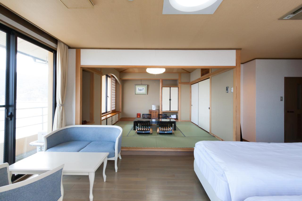 Matsuura Hotel Saiki Екстериор снимка